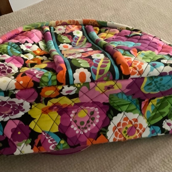 VINTAGE VERA BRADLEY BAG FLORAL,PATTERN  13’ by 5” - Picture 5 of 5